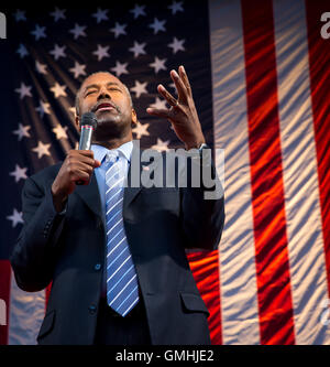 HENDERSON, NV - 15 novembre 2015 : Le Dr Ben Carson rassemblement au Pavillon Henderson de Henderson, NV le 15 novembre 2015. Crédit : Erik Kabik Photographie/ MediaPunch Banque D'Images