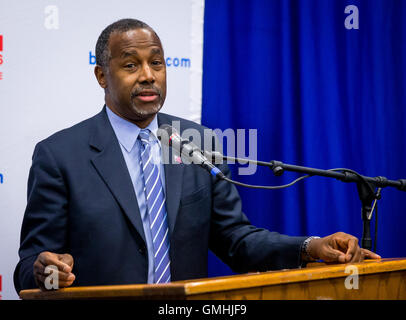 HENDERSON, NV - 15 novembre 2015 : Le Dr Ben Carson rassemblement au Pavillon Henderson de Henderson, NV le 15 novembre 2015. Crédit : Erik Kabik Photographie/ MediaPunch Banque D'Images