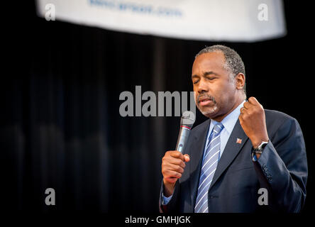 HENDERSON, NV - 15 novembre 2015 : Le Dr Ben Carson rassemblement au Pavillon Henderson de Henderson, NV le 15 novembre 2015. Crédit : Erik Kabik Photographie/ MediaPunch Banque D'Images