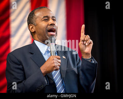 HENDERSON, NV - 15 novembre 2015 : Le Dr Ben Carson rassemblement au Pavillon Henderson de Henderson, NV le 15 novembre 2015. Crédit : Erik Kabik Photographie/ MediaPunch Banque D'Images