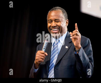 HENDERSON, NV - 15 novembre 2015 : Le Dr Ben Carson rassemblement au Pavillon Henderson de Henderson, NV le 15 novembre 2015. Crédit : Erik Kabik Photographie/ MediaPunch Banque D'Images