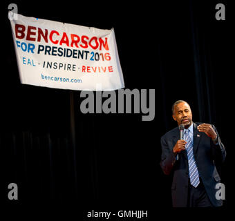 HENDERSON, NV - 15 novembre 2015 : Le Dr Ben Carson rassemblement au Pavillon Henderson de Henderson, NV le 15 novembre 2015. Crédit : Erik Kabik Photographie/ MediaPunch Banque D'Images