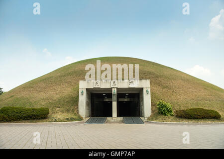 Gyeongju, Corée du Sud - le 17 août 2016 : Cheonmachong, tumulus situé à Gyeongju, Corée du Sud. Le tombeau a été pour le roi de Silla Banque D'Images