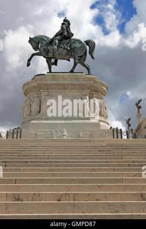 La sculpture équestre de Victor Emmanuel II au Monumento Nazionale a Vittorio Emanuele II à Rome. Banque D'Images