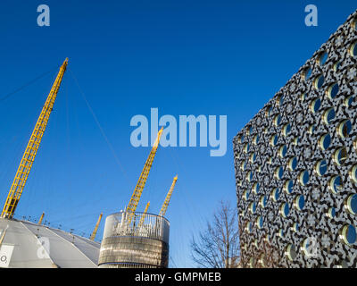 Détails sur le bâtiment à la décoration unique de Ravensbourne College of Design et communication à côté de l'O2 Arena de Londres Banque D'Images