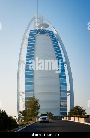 Dubaï, Émirats arabes unis - mars 6:Le premier hôtel de luxe 7 étoiles Burj Al Arab, le 6 mars 2014 à Dubaï, aux Emirats Arabes Unis. Banque D'Images