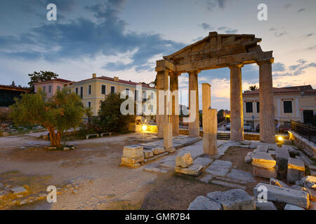 Vestiges de la porte d'Athéna Archegetis et l'Agora romaine d'Athènes, Grèce. Banque D'Images