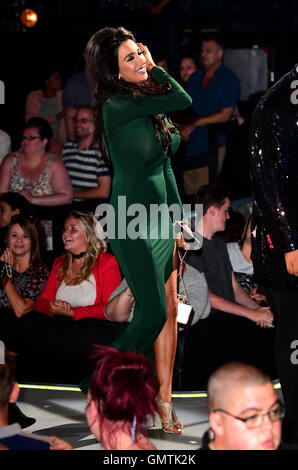 Au cours de la vivre Chloe Khan final du Celebrity Big Brother, à Elstree Studios, Londres. ASSOCIATION DE PRESSE Photo. Photo date : vendredi 26 août, 2016. Voir PA story SHOWBIZ CBB. Crédit photo doit se lire : Ian West/PA Wire. Banque D'Images