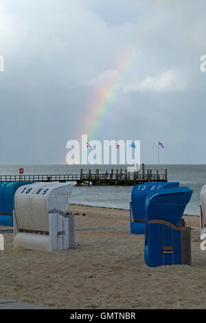 Arc-en-ciel, plage, Wyk, Foehr, l'île de Frise du Nord, Schleswig-Holstein, Allemagne Banque D'Images