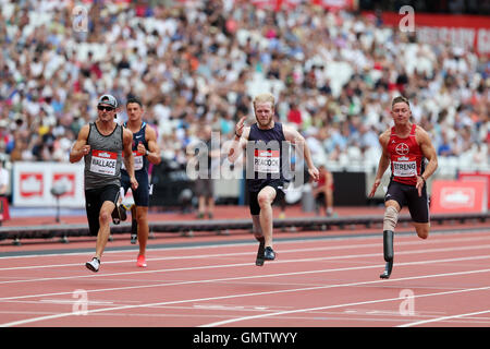 Jarryd WALLACE, Jonnie PEACOCK & Felix STRENG fonctionnant dans l'épreuve du 100m T43/44, 2016 Anniversaire de l'IPC, les Jeux du Parc Olympique Queen Elizabeth, Stratford, London, UK. Banque D'Images