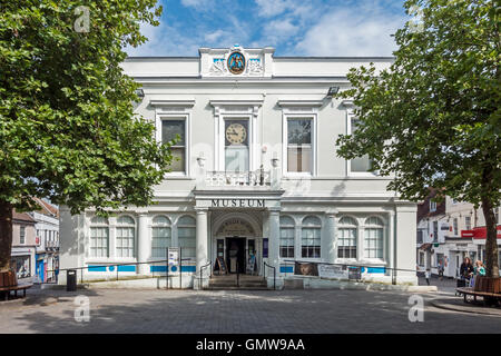 La Willis Museum at Market Place de Basingstoke Hampshire Angleterre Banque D'Images