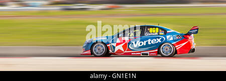 MELBOURNE, AUSTRALIE/WINTON, 22 mai , 2016 : Championnat Supercars Virgin Australia - Craig Lowndes (vortex) au cours de l'équipe course 1 Banque D'Images