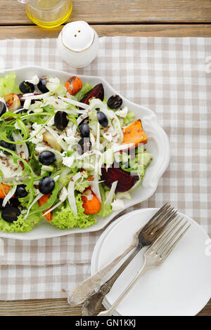 Avec salade de légumes cuits, de l'alimentation close-up Banque D'Images