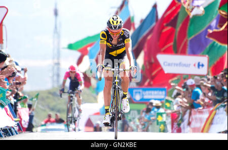 La Camperona, Espagne. 27 août, 2016. Perrig Quemeneur (Direct Energie) a terminé la 8e étape de la course cycliste "La Vuelta" (Tour d'Espagne) entre la montée de Villalpando et Camperona le 27 août 2016 à Leon, Espagne. Crédit : David Gato/Alamy Live News Banque D'Images