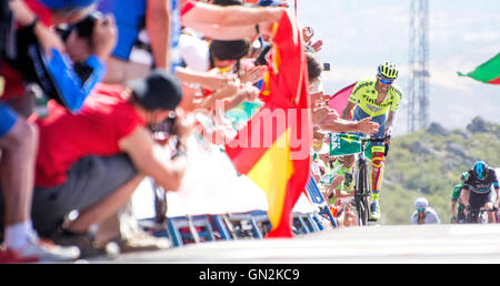 La Camperona, Espagne. 27 août, 2016. Alberto Contador (Tinkoff) termine la 8e étape de la course cycliste "La Vuelta" (Tour d'Espagne) entre la montée de Villalpando et Camperona le 27 août 2016 à Leon, Espagne. Crédit : David Gato/Alamy Live News Banque D'Images