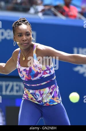 Flushing, NY, USA. Août 27, 2016. Venus Williams présents pour la 21e édition de Arthur Ashe Kids' Day présente par Hess, l'USTA Billie Jean King National Tennis Center, le rinçage, NY Le 27 août 2016. Credit : Derek Storm/Everett Collection/Alamy Live News Banque D'Images