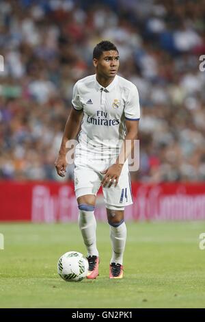 Madrid, Espagne. Août 16, 2016. Casemiro (Real) Football/soccer : 'pré-saison Trophée Santiago Bernabeu' match entre le Real Madrid FC 5-3 Stade de Reims au Santiago Bernabeu à Madrid, Espagne . © Kawamori Mutsu/AFLO/Alamy Live News Banque D'Images