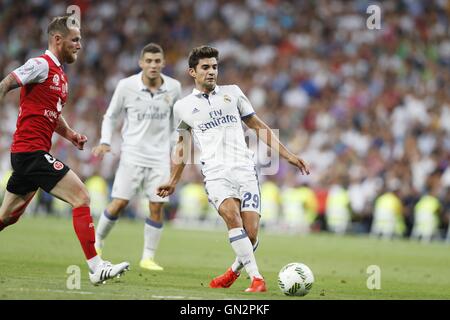Madrid, Espagne. Août 16, 2016. Enzo Fernandez (Real) Football/soccer : 'pré-saison Trophée Santiago Bernabeu' match entre le Real Madrid FC 5-3 Stade de Reims au Santiago Bernabeu à Madrid, Espagne . © Kawamori Mutsu/AFLO/Alamy Live News Banque D'Images
