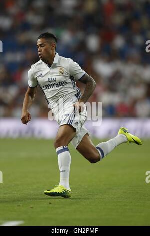 Madrid, Espagne. Août 16, 2016. Mariano Diaz (Real) Football/soccer : 'pré-saison Trophée Santiago Bernabeu' match entre le Real Madrid FC 5-3 Stade de Reims au Santiago Bernabeu à Madrid, Espagne . © Kawamori Mutsu/AFLO/Alamy Live News Banque D'Images
