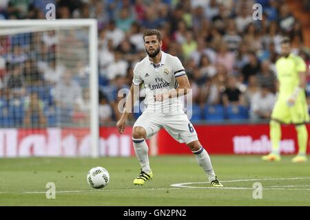 Madrid, Espagne. Août 16, 2016. Nacho (Real) Football/soccer : 'pré-saison Trophée Santiago Bernabeu' match entre le Real Madrid FC 5-3 Stade de Reims au Santiago Bernabeu à Madrid, Espagne . © Kawamori Mutsu/AFLO/Alamy Live News Banque D'Images