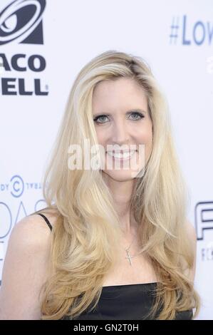 Au niveau des arrivées d'Ann Coulter pour Comedy Central Roast de Rob Lowe, Sony Studios, Los Angeles, CA 27 août 2016. Photo par : Michael Germana/Everett Collection Banque D'Images