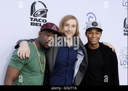 Los Angeles, CA, USA. Août 27, 2016. La vague au niveau des arrivées pour Comedy Central Roast de Rob Lowe, Sony Studios, Los Angeles, CA 27 août 2016. Crédit : Michael Germana/Everett Collection/Alamy Live News Banque D'Images