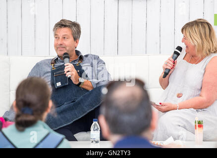 Hampton Court, London, UK. 28 août, 2016. John Torode dans une conversation au cours de la BBC Good Food Festival dans le parc de Hampton Court, à Londres, le 28 août 2016 Credit : miscellany/Alamy Live News Banque D'Images