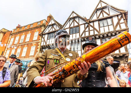 Lincoln, Royaume-Uni. 28 août, 2016. Festival Steampunk a salué le plus "magnifique dans le monde", le plus grand festival Steampunk en Europe revient à la ville de Lincoln, Lincolnshire, Royaume-Uni, Angleterre 28/8/2016 pour un week-end à l'asile VII Crédit : Tommy (Louth)/Alamy Live News Banque D'Images