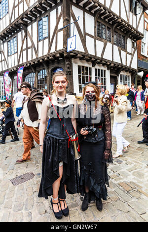 Lincoln, Royaume-Uni. 28 août, 2016. Festival Steampunk a salué le plus "magnifique dans le monde", le plus grand festival Steampunk en Europe revient à la ville de Lincoln, Lincolnshire, Royaume-Uni, Angleterre 28/8/2016 pour un week-end à l'asile VII Crédit : Tommy (Louth)/Alamy Live News Banque D'Images