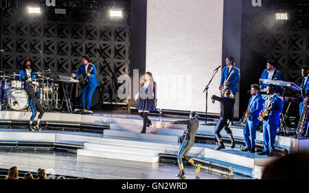 Meghan Trainor performs on Citi Concert Series on Today Show at Rock Plaza  -PICTURED: Meghan Trainor -LOCATION: New York USA -DAYE: 21 Oct 2022  -CREDIT: ROGER WONG/INSTARimages.com Stock Photo - Alamy