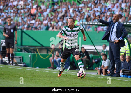 Lisbonne, Portugal. Août 28, 2016. Bruno César, en action lors de la Ligue portugaise match de football entre activités sportives et Porto, tenue à Estádio Alvalade XXI, à Lisbonne, Portugal, le 28 août 2016. Crédit : Bruno de Carvalho/Alamy Live News Banque D'Images