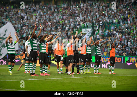 Lisbonne, Portugal. Août 28, 2016. L'équipe de Sportin en action lors d'un match de football de la Ligue portugaise entre activités sportives et Porto, tenue à Estádio Alvalade XXI, à Lisbonne, Portugal, le 28 août 2016. Crédit : Bruno de Carvalho/Alamy Live News Banque D'Images