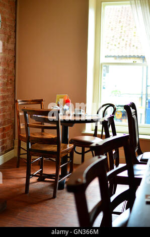 Café vide, à Pickering, North Yorkshire Angleterre UK Banque D'Images