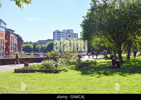 Parc du château dans le centre de Bristol, Angleterre Banque D'Images