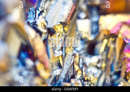 Abstract colorful metal Quartz Multi-Titanizing, fond de couleur. Macro Banque D'Images