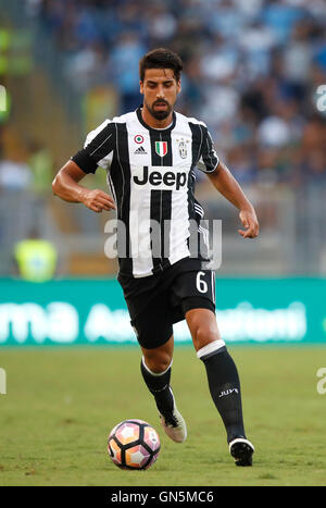 JuventusÕ Sami Khedira en action au cours de la Serie un match de football entre le Latium et la Juventus, au stade olympique. La Juventus a gagné 1-0. (Photo par Isabella Bonotto UPDATE / Pacific Press) Banque D'Images