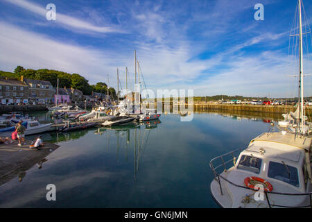 Port de Padstow Cornwall, représenté sur un beau soir d'août 2016. Banque D'Images