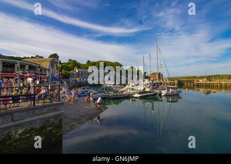 Port de Padstow Cornwall, représenté sur un beau soir d'août 2016. Banque D'Images