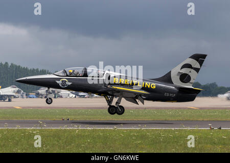 Le Breitling Jet Team Aero L-39 Albatross vol avion. L'équipe de formation est parrainé par l'horloger suisse Breitling Banque D'Images