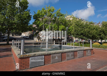 SAVANNAH STEAMSHIP MEMORIAL FONTAINE RUE DE LA RIVIÈRE SAVANNAH GEORGIA USA Banque D'Images