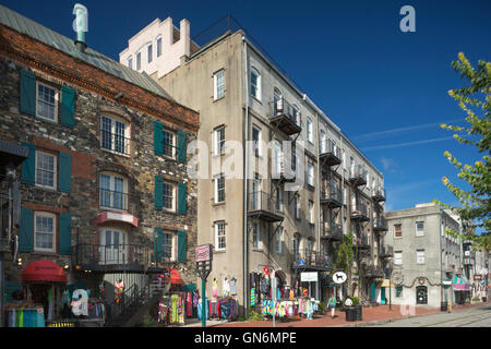 Les BÂTIMENTS HISTORIQUES DE LA RUE DE LA RIVIÈRE SAVANNAH GEORGIA USA Banque D'Images