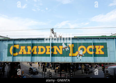 Une vue générale de Camden Lock Bridge Banque D'Images