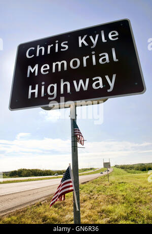 Chris Kyle Memorial Hwy 287 de Midlothian, Texas a ouvert en 2016. Il a été signalé comme étant le plus meurtrier sniper dans son histoire. Banque D'Images