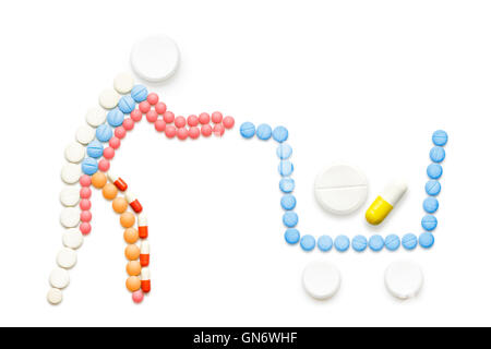 Concept créatif médecine et soins de santé fait de pilules, médicaments dans votre panier, isolé sur blanc. Banque D'Images