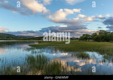 Loch Insh au coucher du soleil, de l'Écosse Banque D'Images