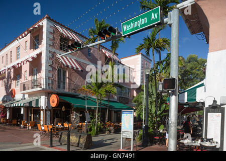 RESTAURANTS VILLAGE HISTORIQUE ESPAGNOL ESPANOLA WAY MIAMI BEACH FLORIDE USA Banque D'Images