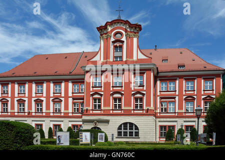 Bâtiment de l'Ossolineum à Wroclaw avec l'Institut national Ossolinski en Pologne. Banque D'Images