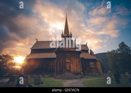 Église Lom. Église situé dans la municipalité de Lom dans le Gudbrandsdal District de la Norvège, de l'Europe. Banque D'Images