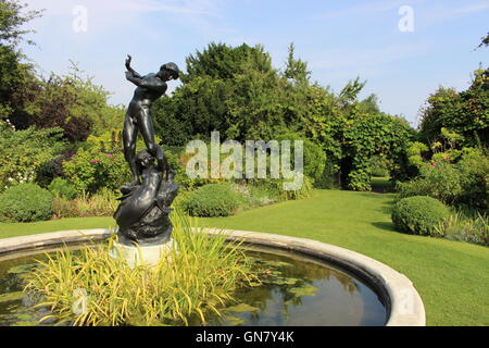 Hylas et les nymphes statue par Henry Pengram à St. John's Lodge Gardens (jardin secret) dans Regent's Park Banque D'Images