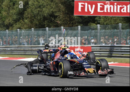 Sport Automobile : Championnat du Monde de Formule 1 de la FIA 2016, Grand Prix de Belgique, # 55 Carlos Sainz (ESP Junior, Scuderia Toro Rosso), # 31 Esteban Ocon (FRA, Manor Racing F1 Team), Banque D'Images